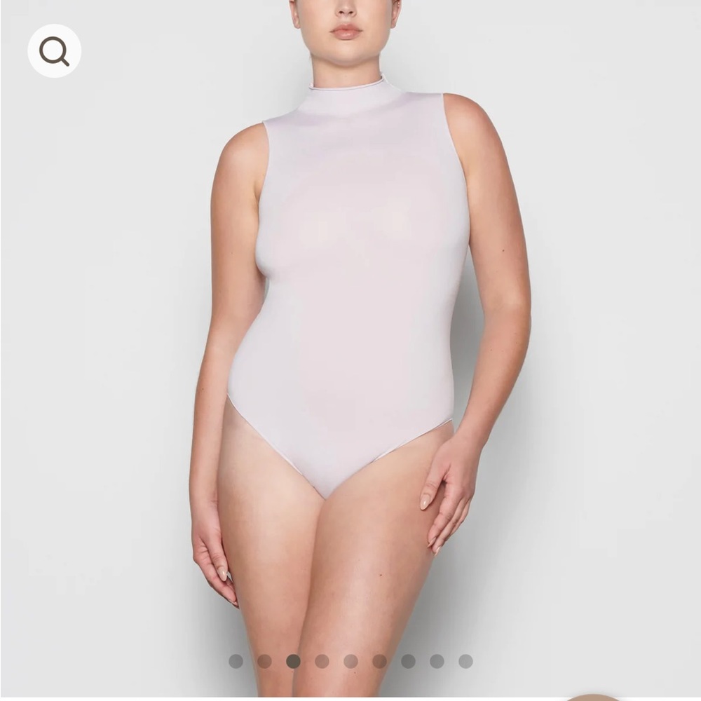Skims Mock Neck Sleeveless Bodysuit - Picture 2 of 4